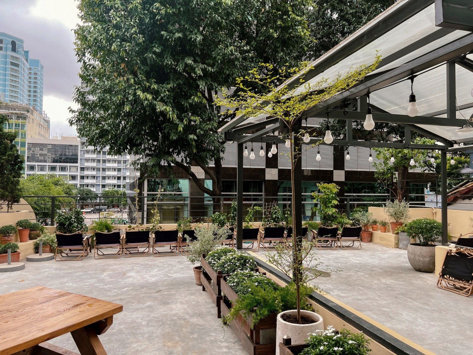 PT Green thi công quán cafe sân vườn cho Phê La